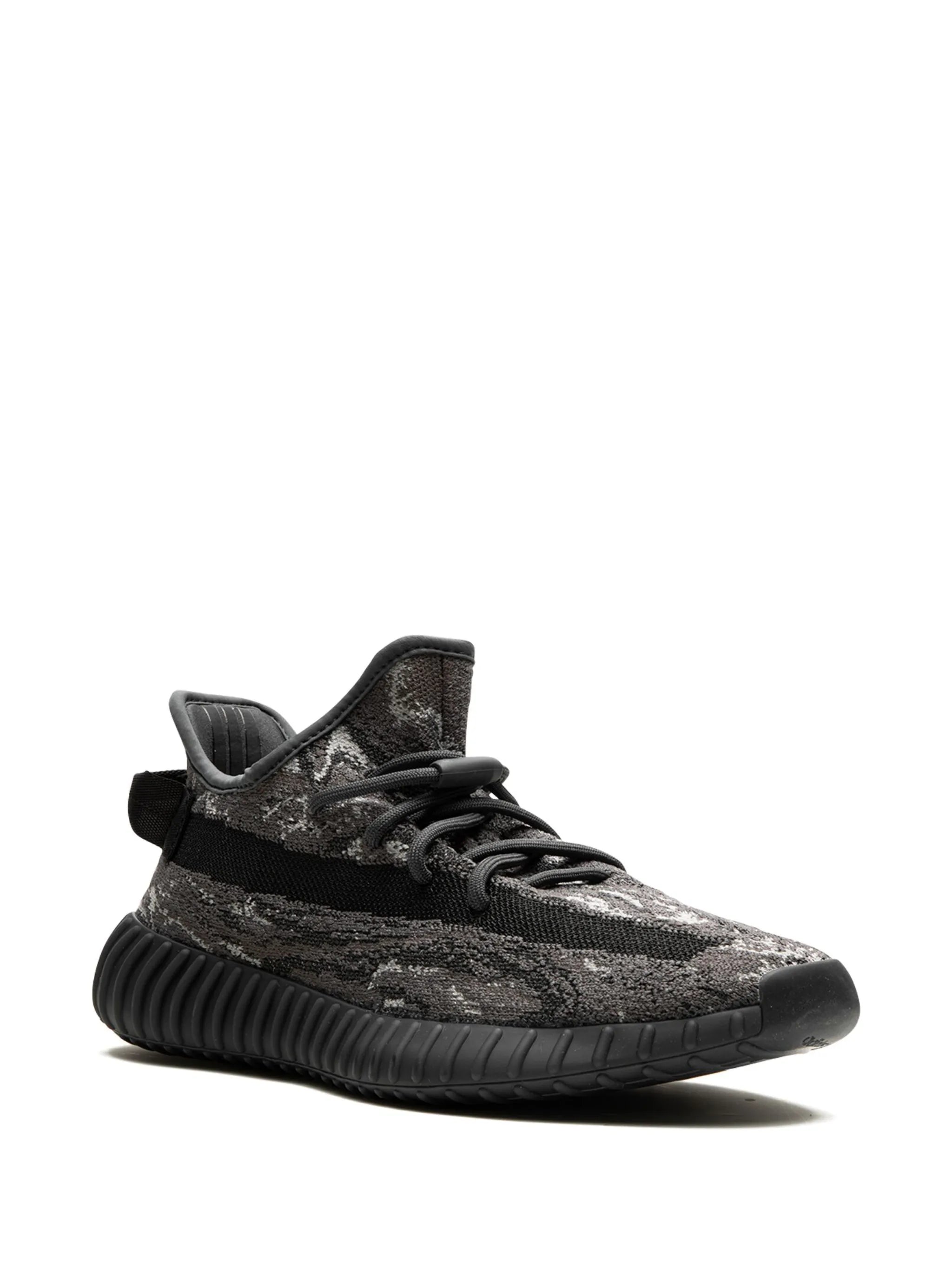 21025660_51156347_2048 Yeezy Boost 350 V2 MX Dark Salt - Afbeelding 1