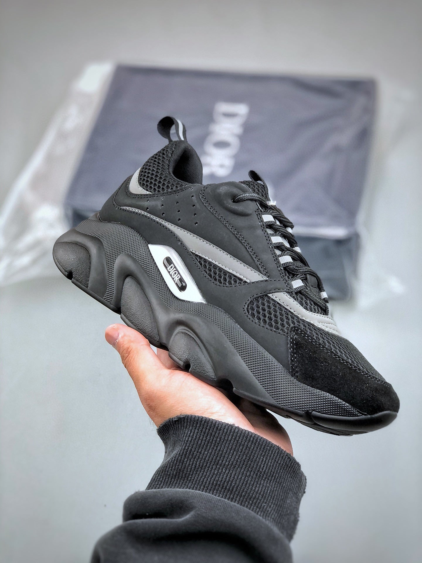 49FED437-2392-464B-A9F3-A5CA26F293E3 Dior B22 - Afbeelding 1