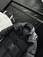 Louis Vuitton Monogram Donsjas - Afbeelding 7