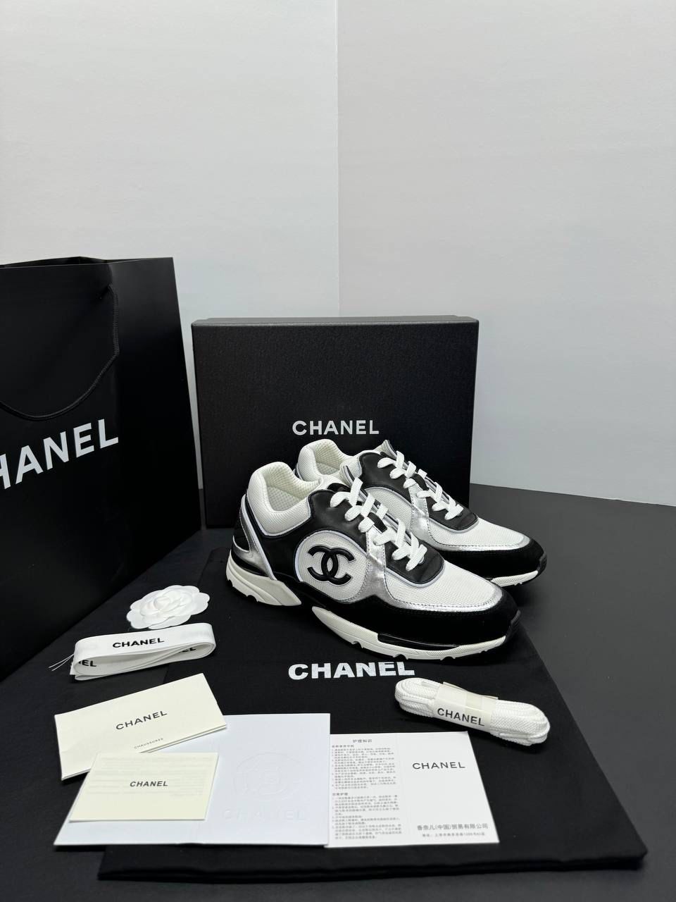 rn-image_picker_lib_temp_3152640f-27c1-414c-869b-bbb913c317ec Chanel Sneakers - Afbeelding 1