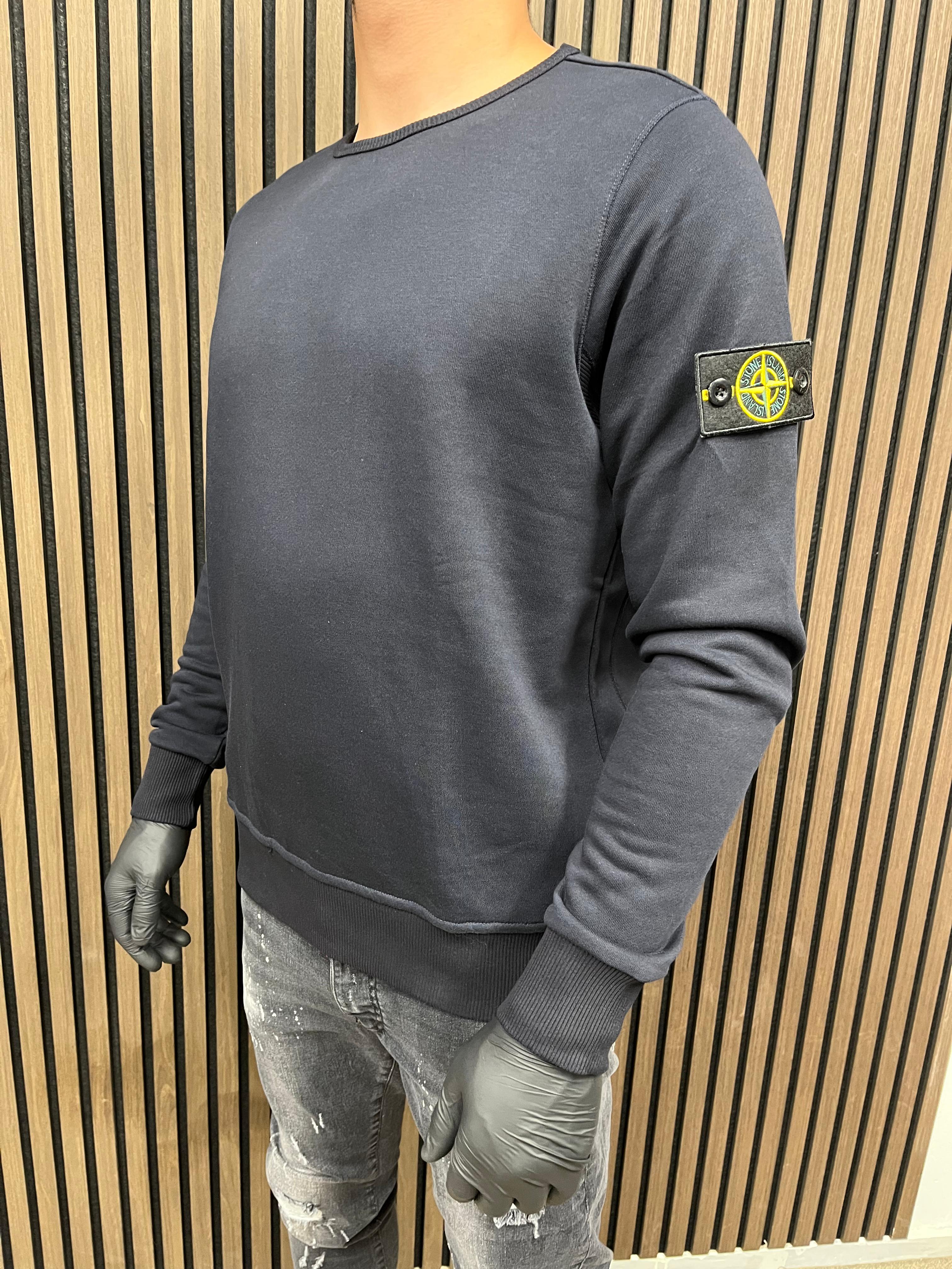 rn-image_picker_lib_temp_5dcfcd18-40aa-4da6-8093-eeeb95ab6f09 Stone Island Trui - Navy - Afbeelding 1