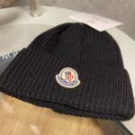 Moncler Classic Muts - Black