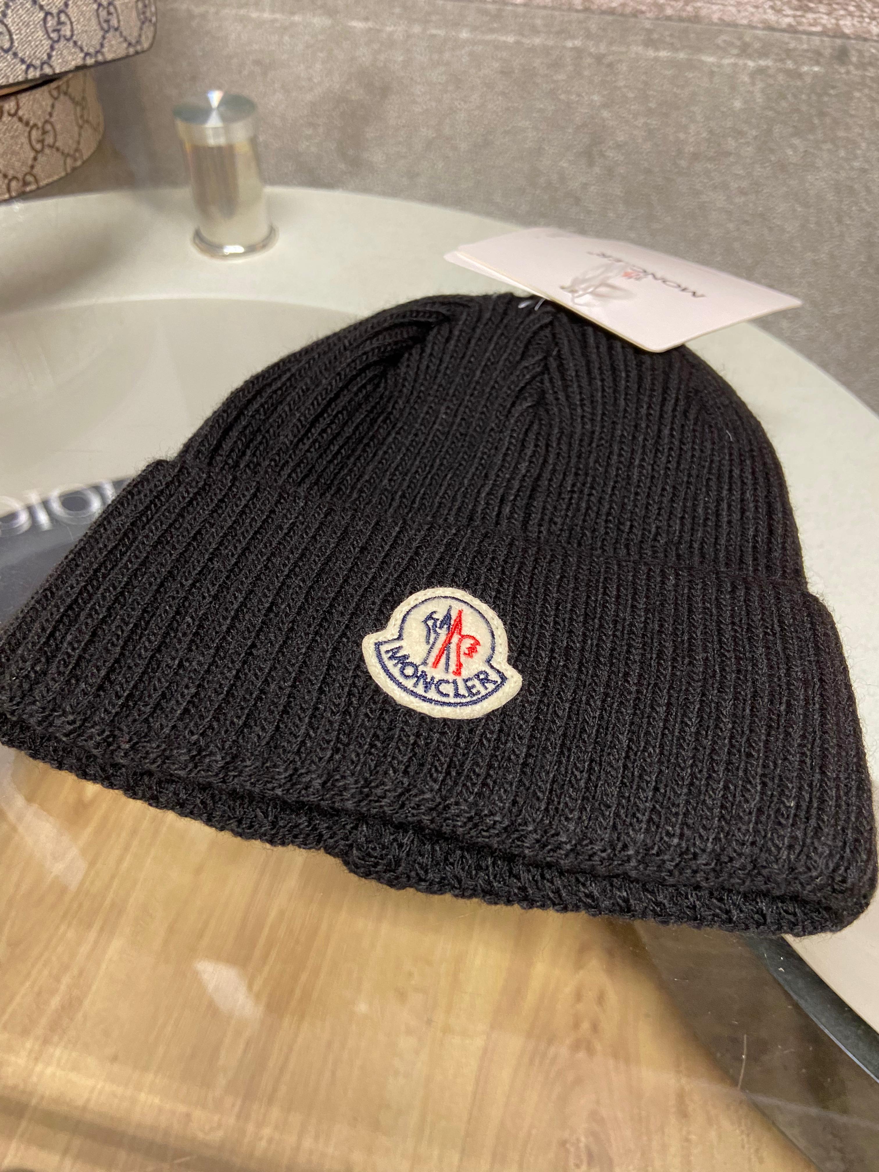 rn-image_picker_lib_temp_8c892517-be12-4370-a80e-6af3b2f5c5e8 Moncler Classic Muts - Black - Afbeelding 1