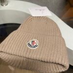 Moncler Classic Muts - Beige